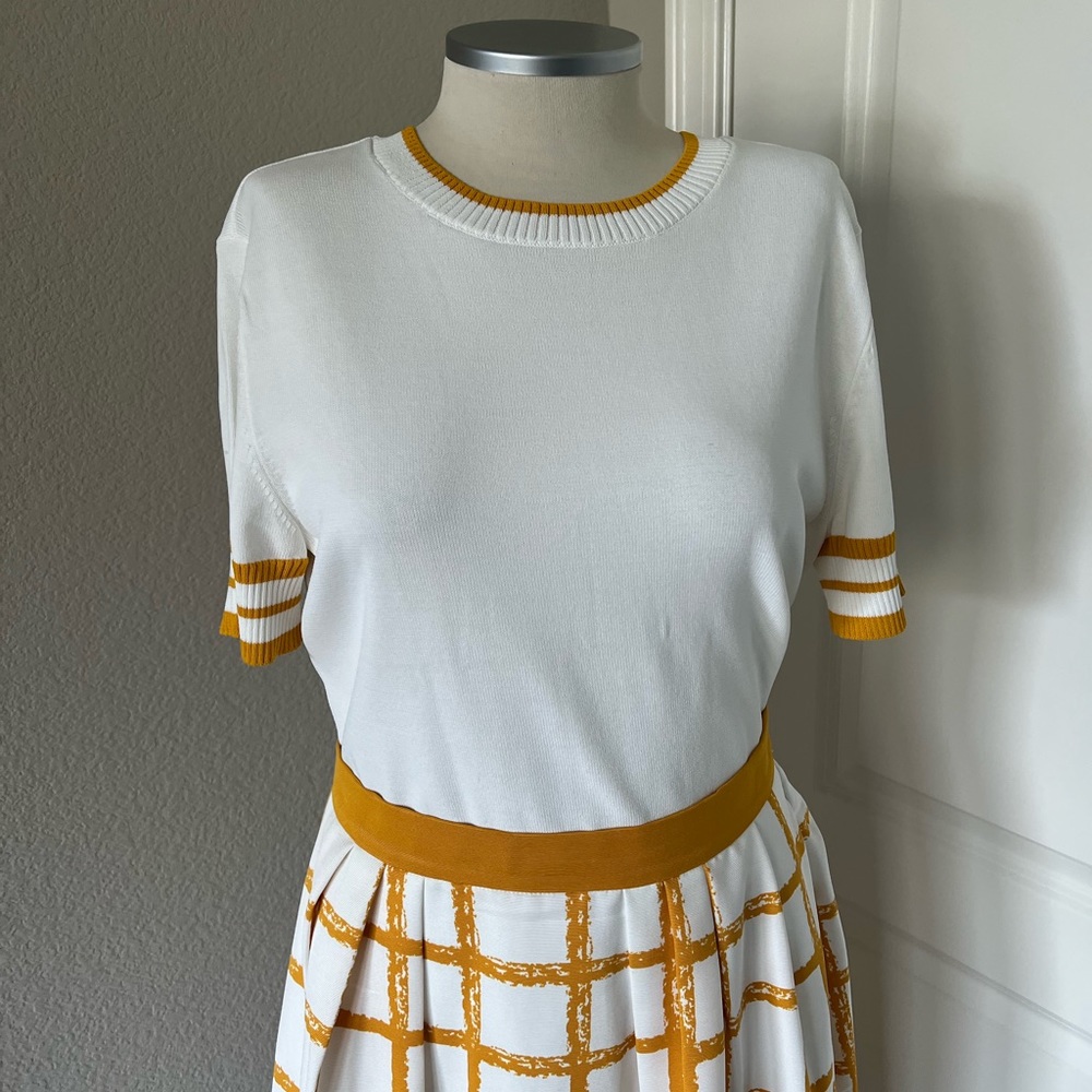 Sweet yellow and white top